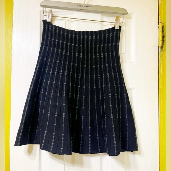 Max Studio S/M Black & Grey Short Skirt - Picture 1 of 3